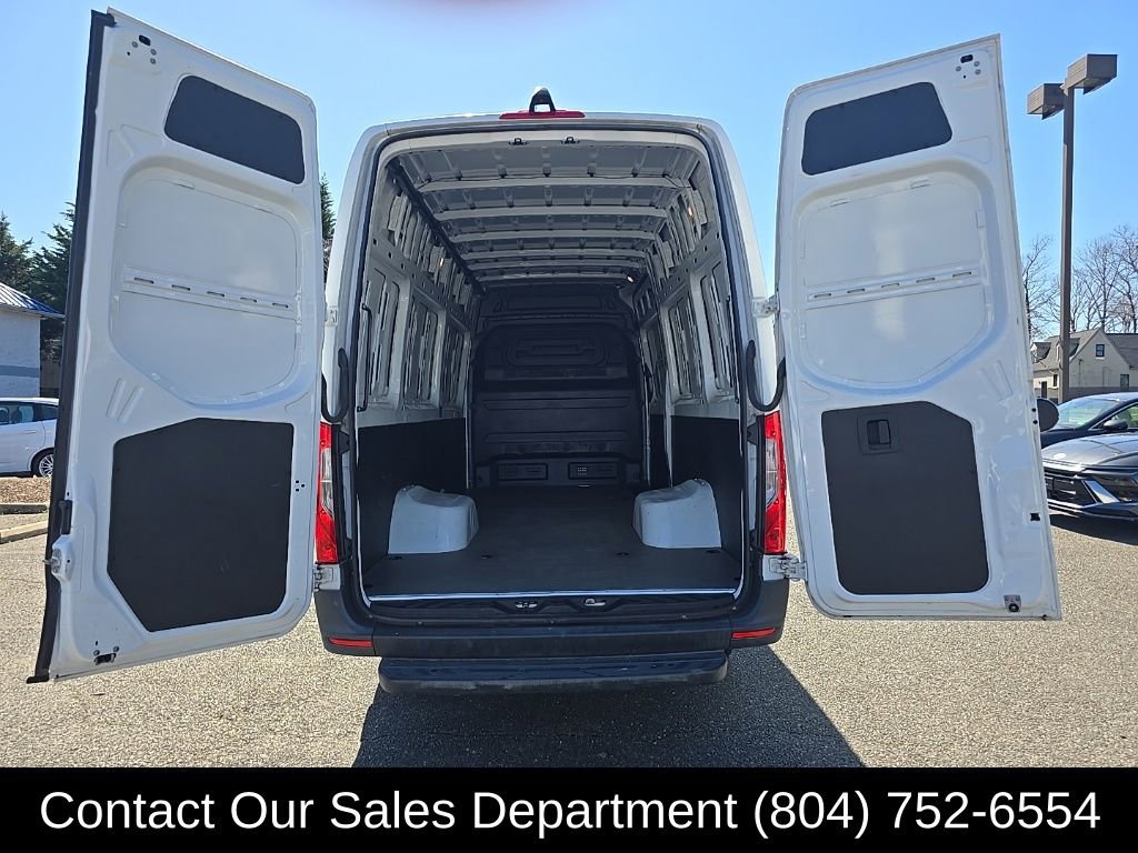 Used 2020 Freightliner Sprinter 3500 image 13