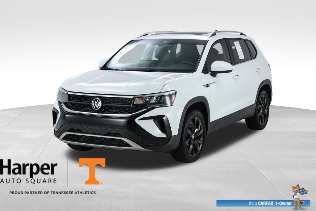 Used 2023 Volkswagen Taos SE w/ Panoramic Sunroof Package