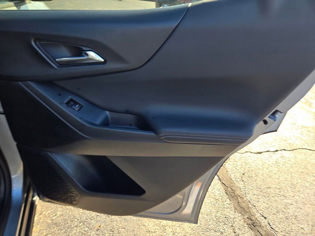 New 2026 Chevrolet Equinox LT w/ Convenience Package II image 8