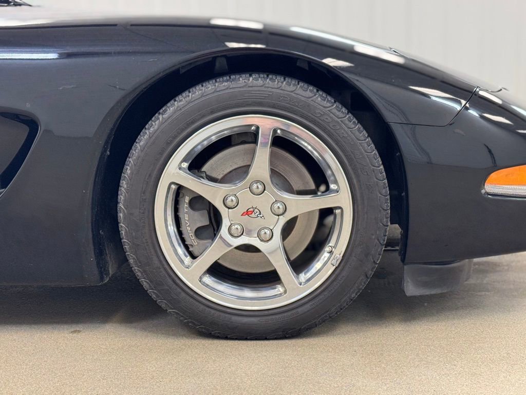 Used 2002 Chevrolet Corvette Convertible w/ Preferred Equipment Group2 RWD image 4