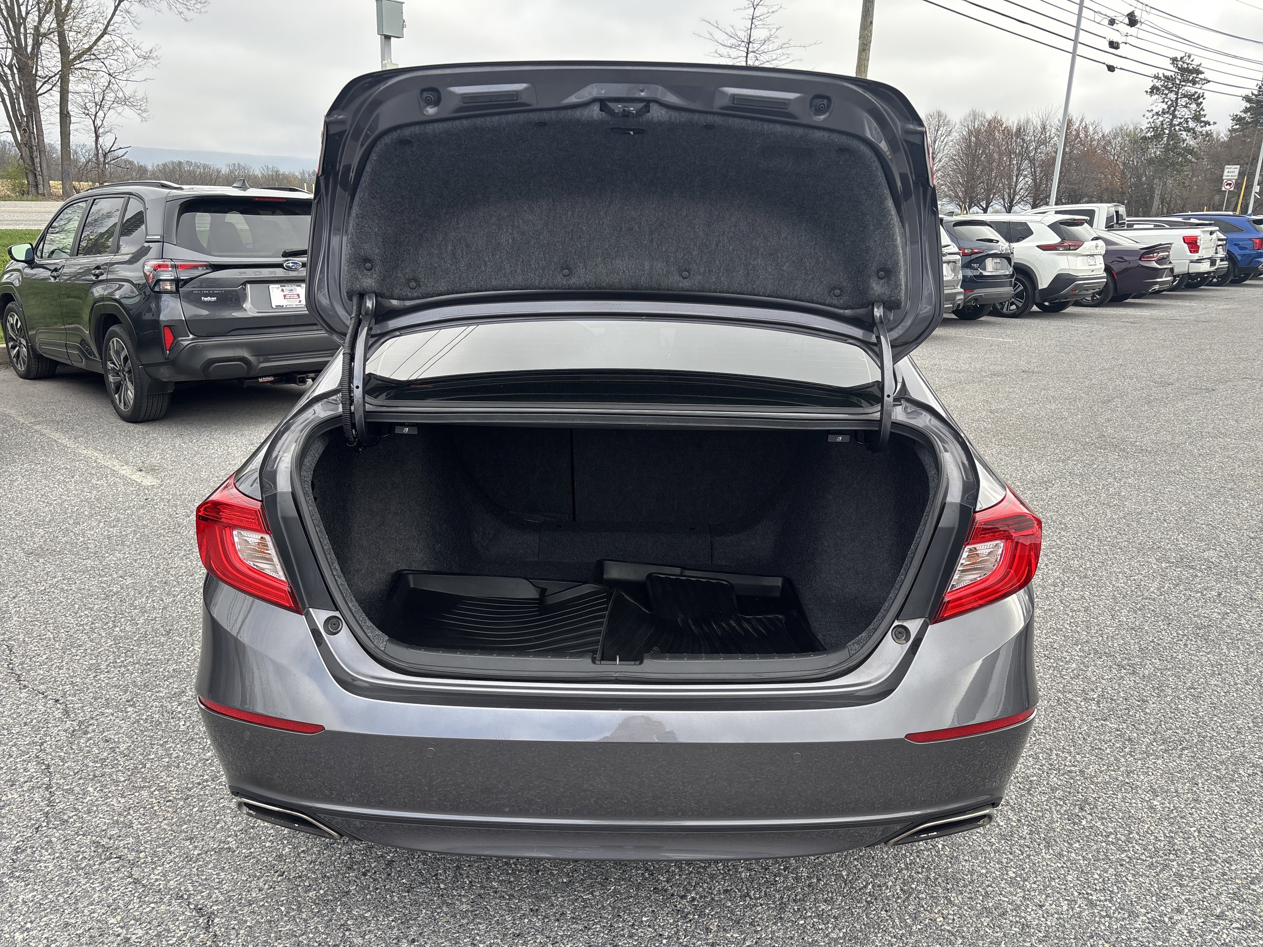 Used 2019 Honda Accord Touring image 11