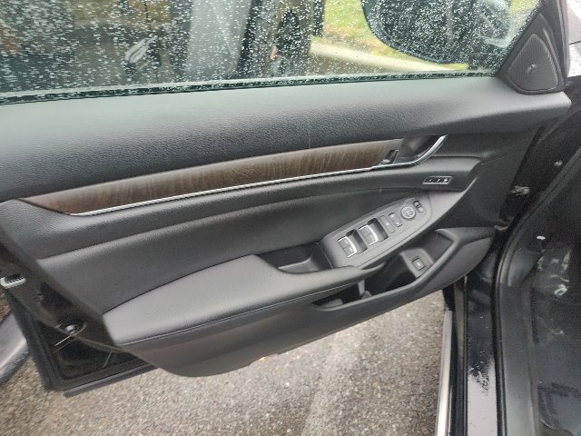 Used 2020 Honda Accord Touring image 27