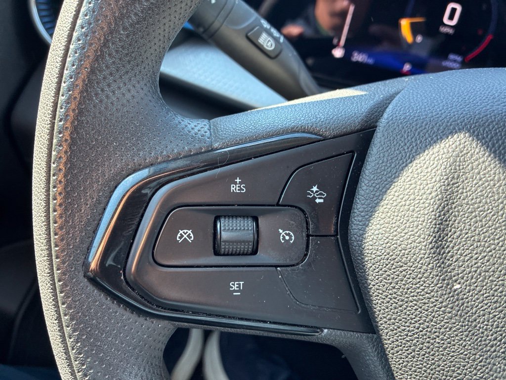 Used 2025 Chevrolet Trax LT FWD image 8