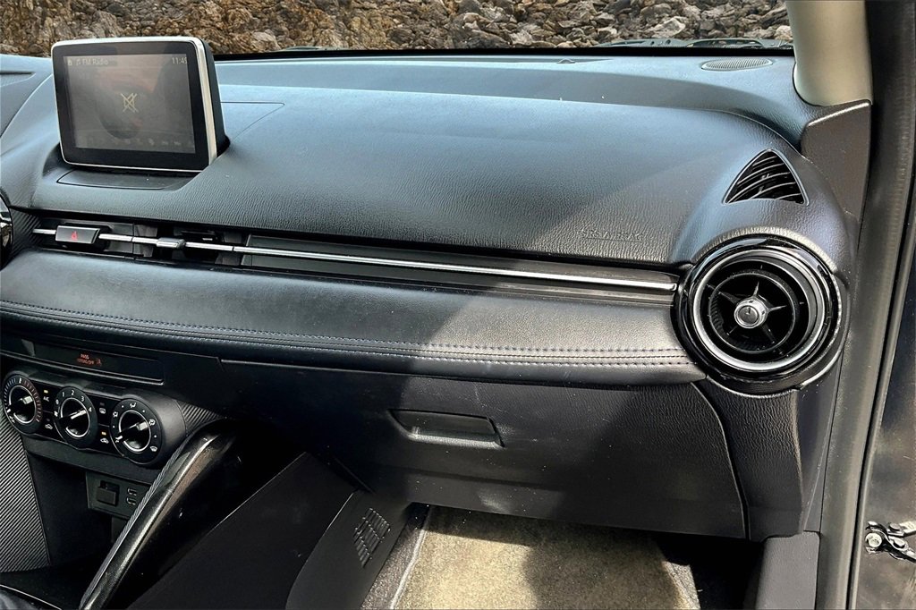 Used 2017 Toyota Yaris iA image 12