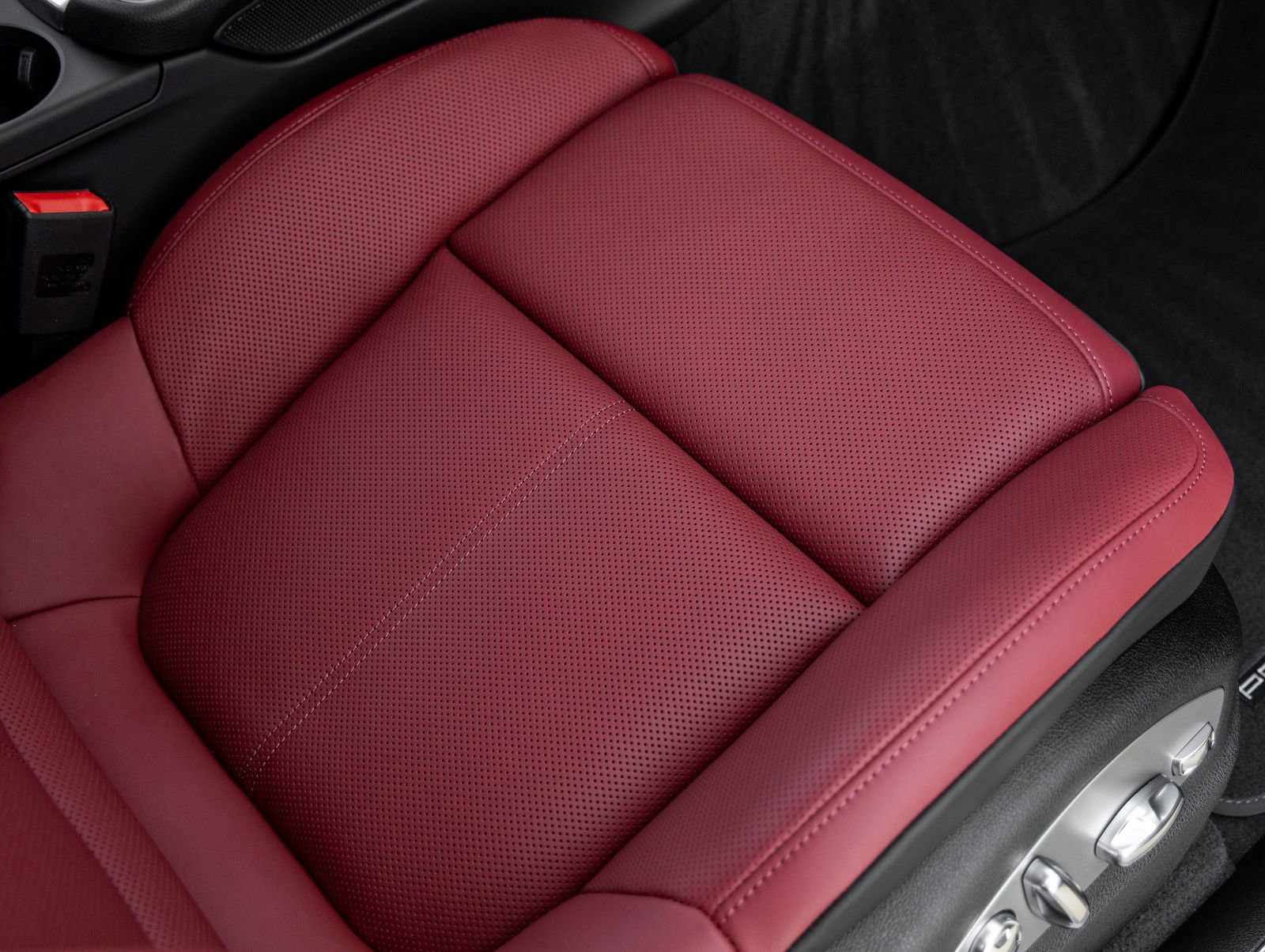 New 2026 Porsche Macan S AWD/4WD image 46