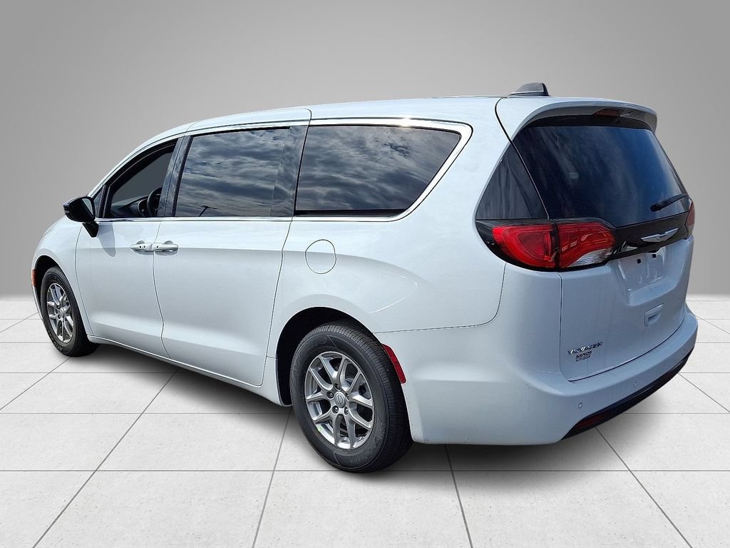 New 2026 Chrysler Voyager LX FWD image 5
