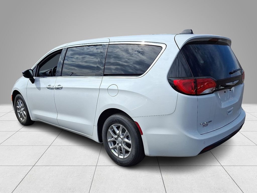 New 2026 Chrysler Voyager LX FWD image 5
