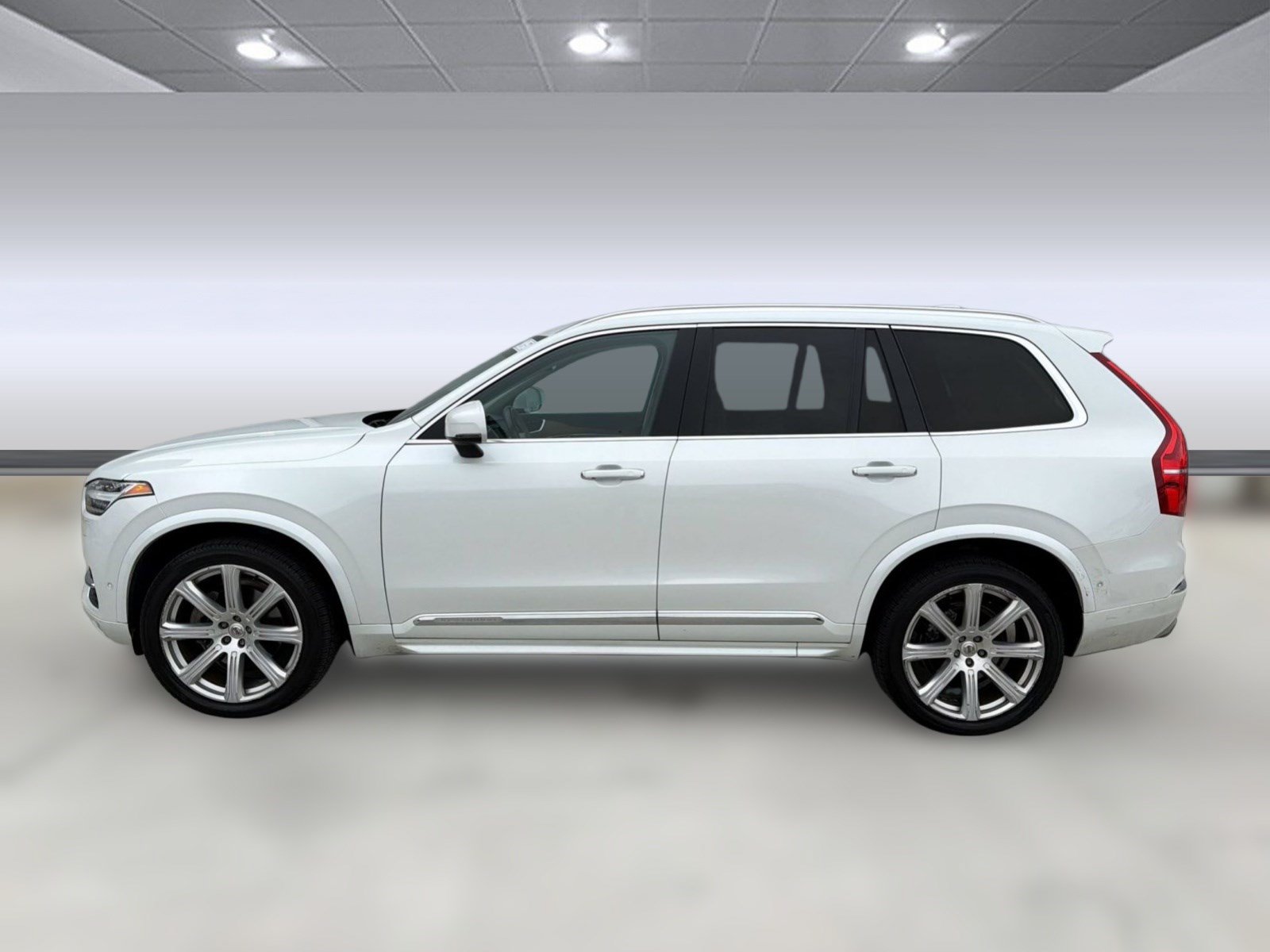 Used 2017 Volvo XC90 T6 Inscription w/ Convenience Package AWD/4WD image 2