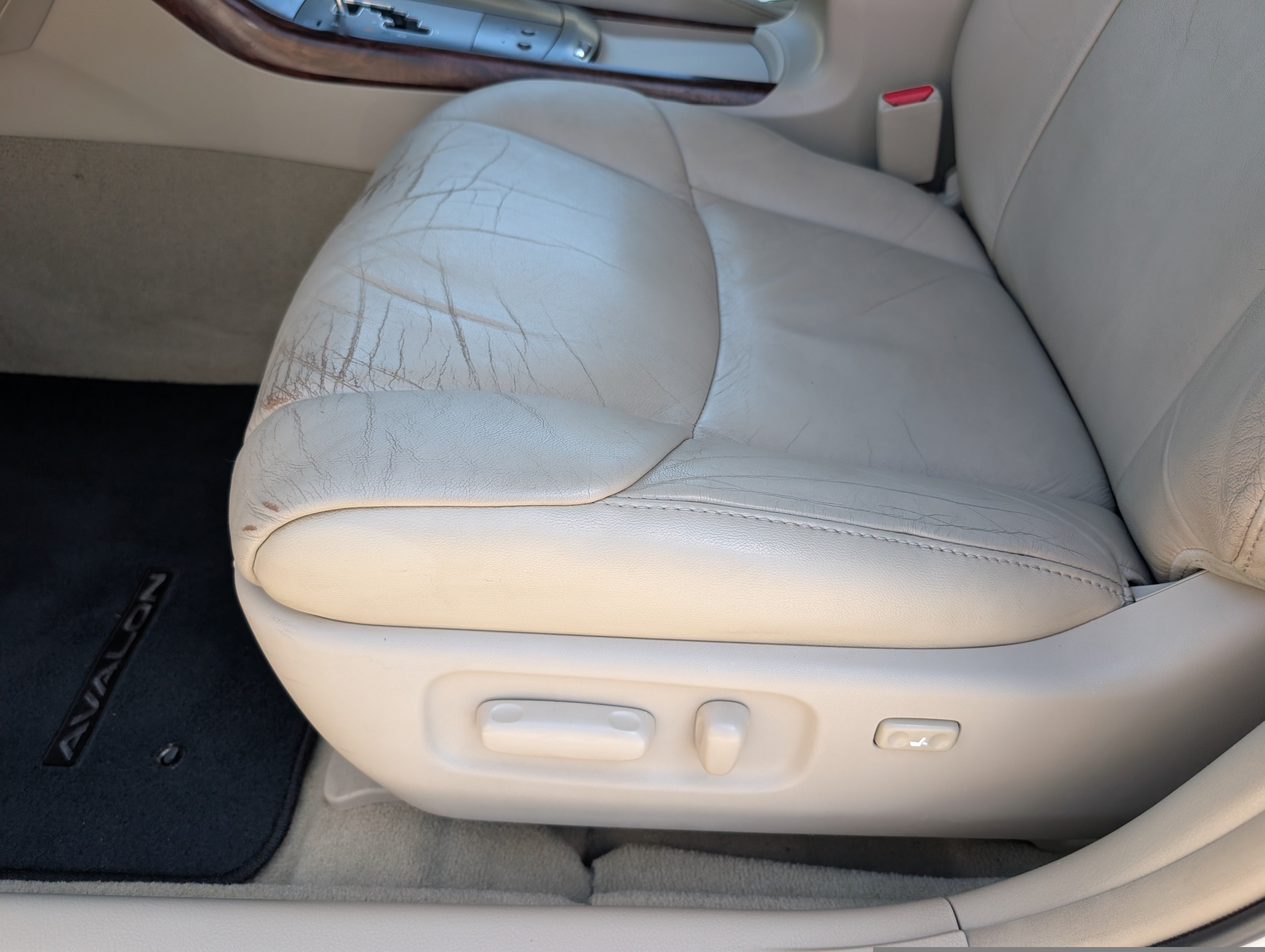 Used 2011 Toyota Avalon FWD image 10