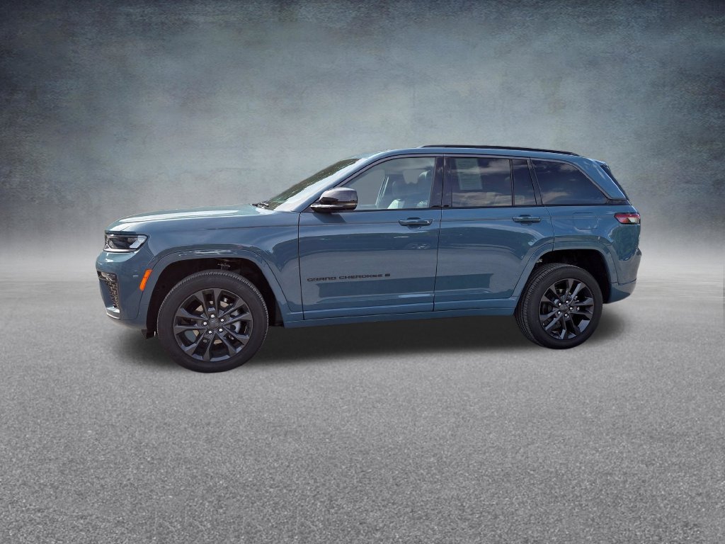 Used 2026 Jeep Grand Cherokee Limited AWD/4WD image 4