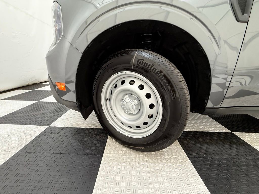 New 2025 Ford Maverick XL image 9