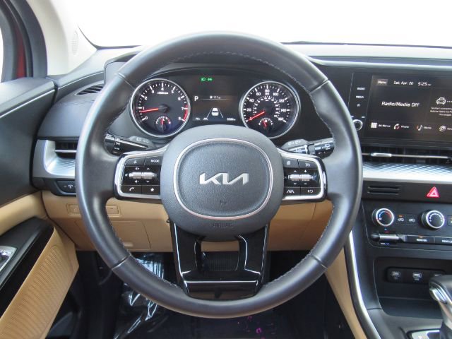 Used 2023 Kia Carnival LX image 44