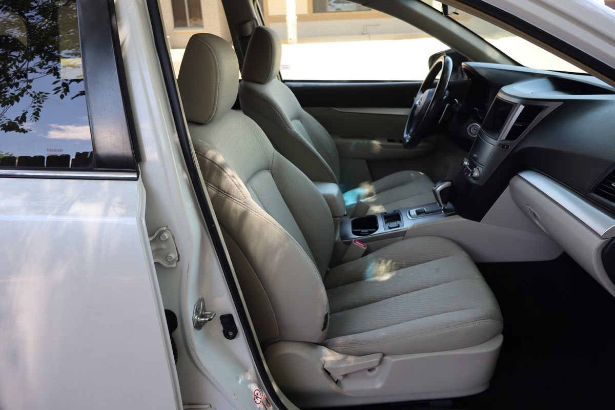 Used 2012 Subaru Outback 2.5i Premium w/ All-Weather Pkg AWD/4WD image 22