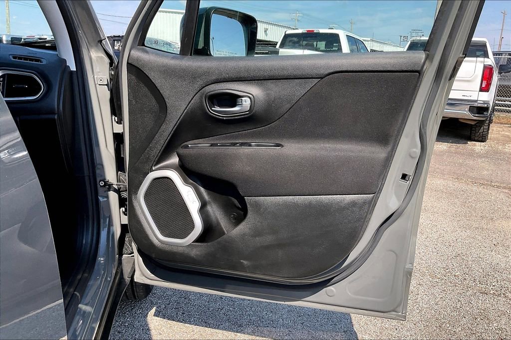 Used 2021 Jeep Renegade Latitude image 29