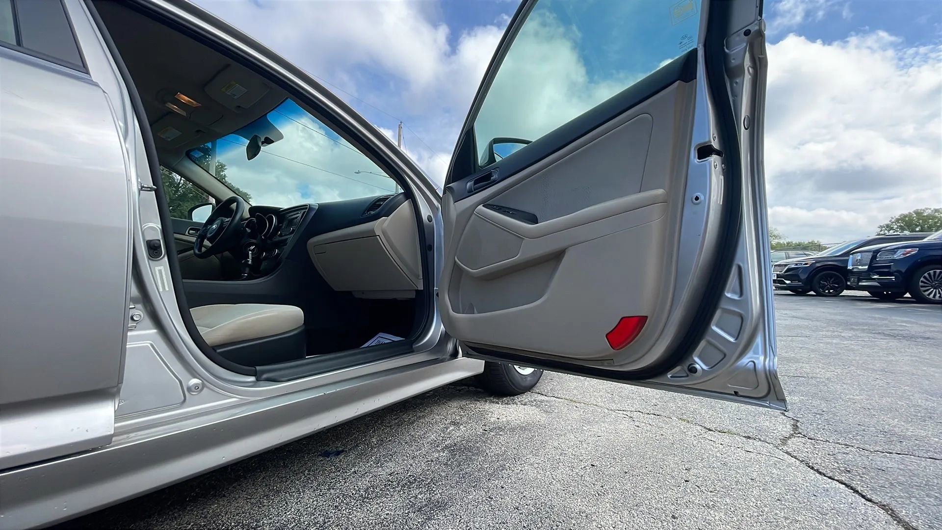 Used 2015 Kia Optima LX image 16