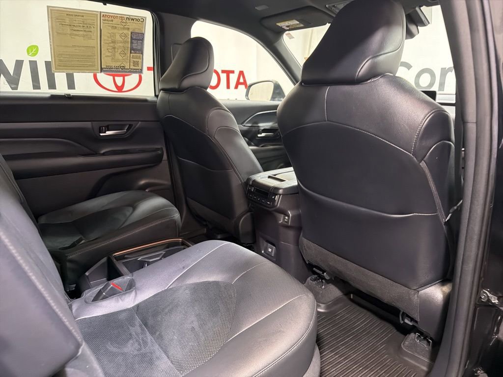 Used 2024 Toyota Grand Highlander AWD Hybrid image 13