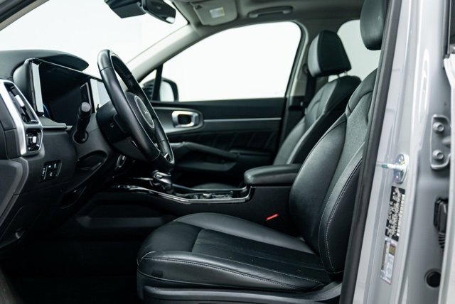 Used 2023 Kia Sorento SX image 10