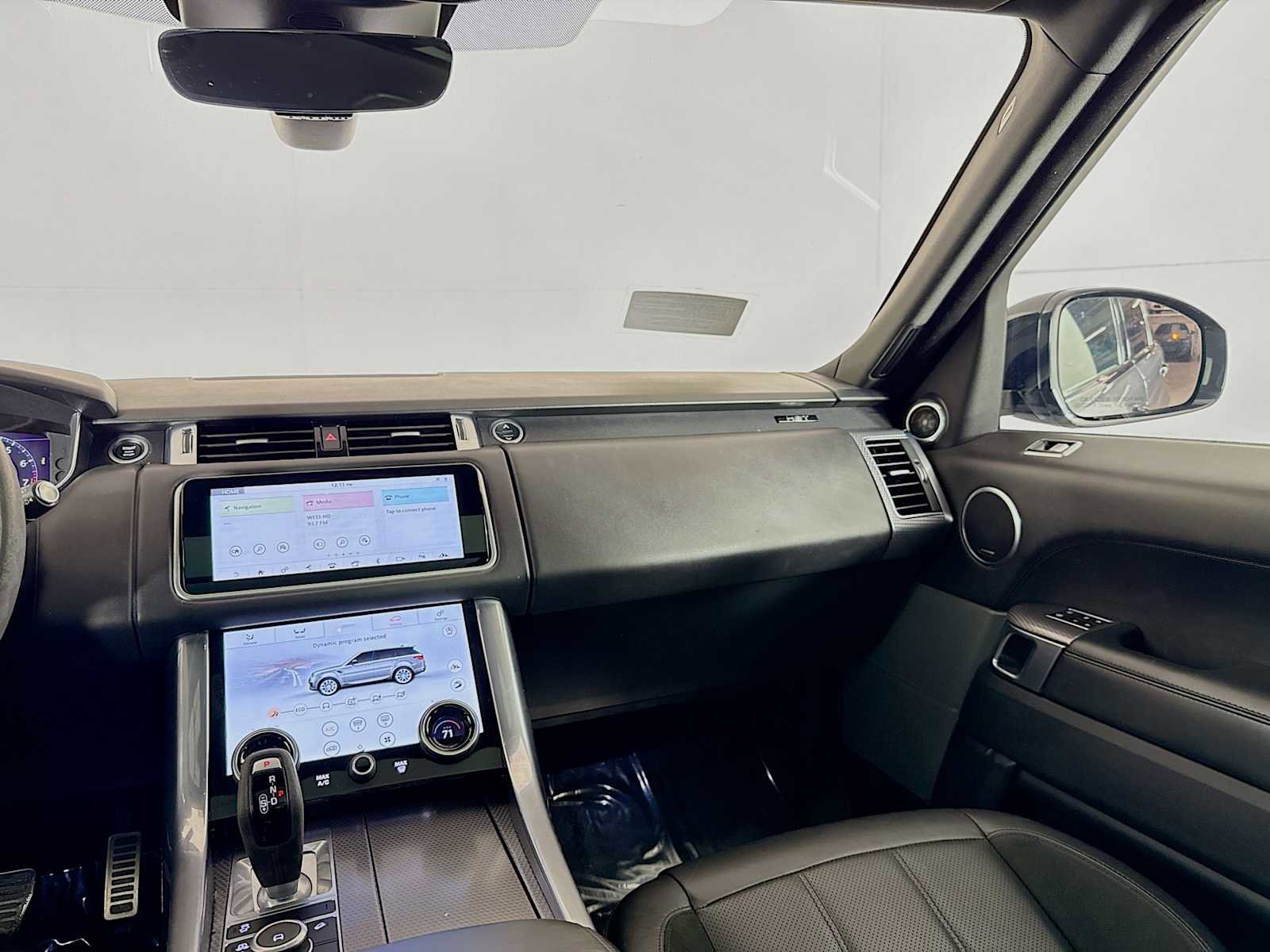 Used 2021 Land Rover Range Rover Sport HST image 32