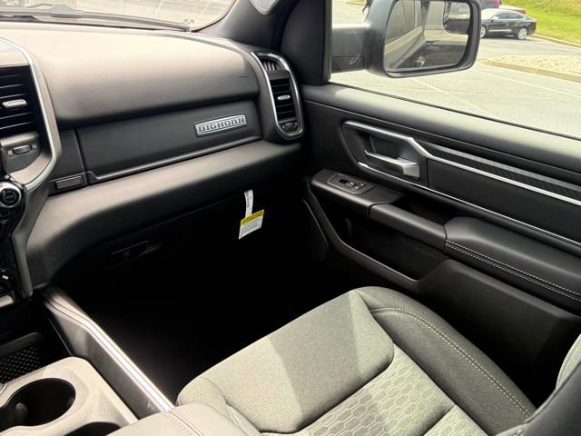 New 2026 RAM 1500 4x4 Crew Cab image 34