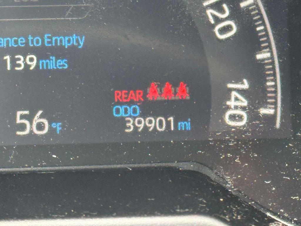 Used 2024 Toyota RAV4 LE AWD/4WD image 28