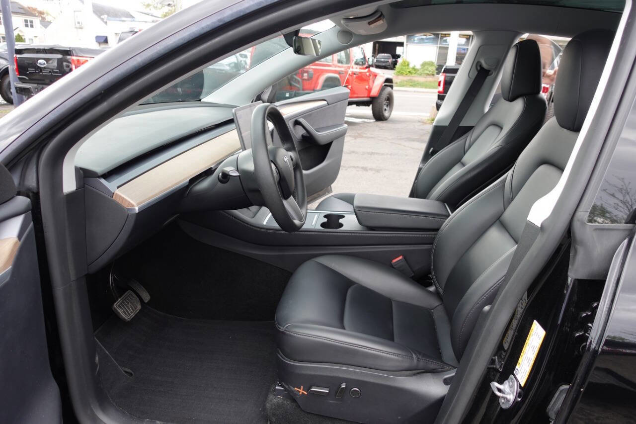 Used 2024 Tesla Model Y Long Range image 10