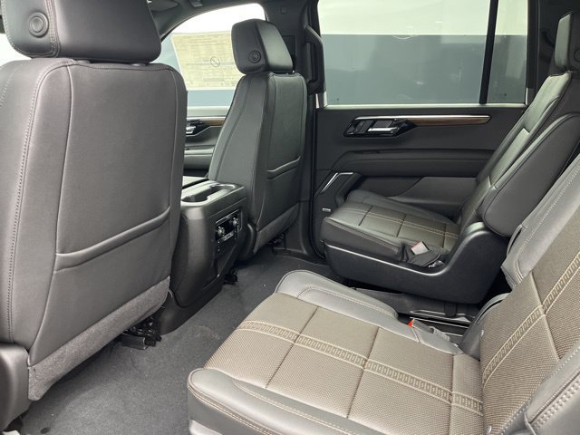 New 2026 Chevrolet Suburban High Country AWD/4WD image 19