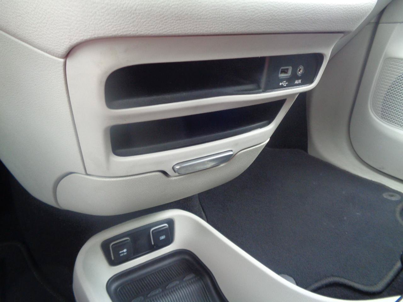 Used 2020 Chrysler Pacifica Touring-L FWD image 34