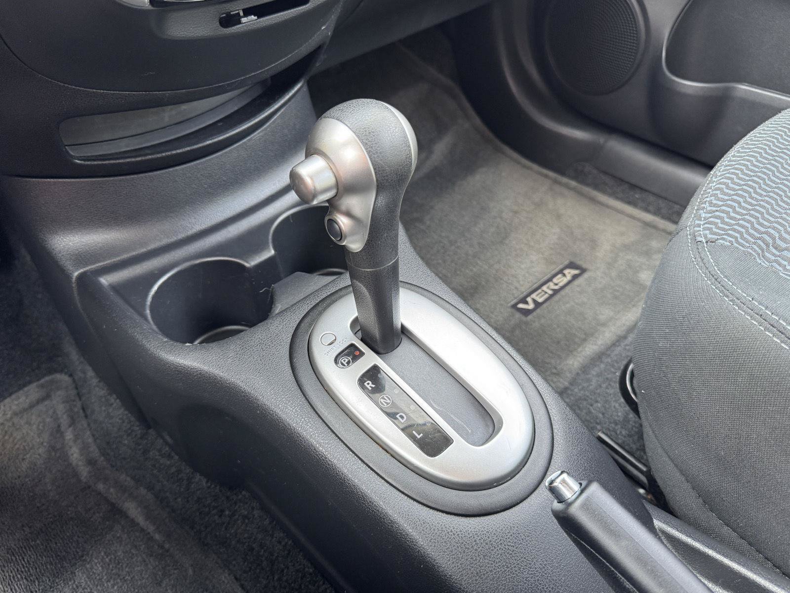 Used 2015 Nissan Versa Note SV FWD image 19
