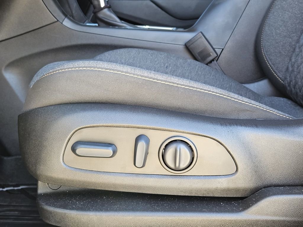Used 2023 Chevrolet Equinox LT image 28