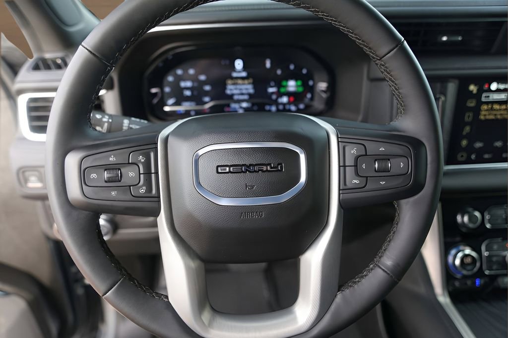 Used 2024 GMC Yukon Denali image 12