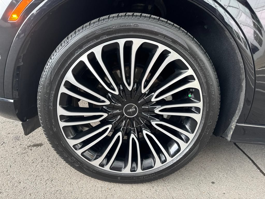 Used 2024 Lincoln Aviator Black Label w/ Dynamic Handling Package AWD/4WD image 30