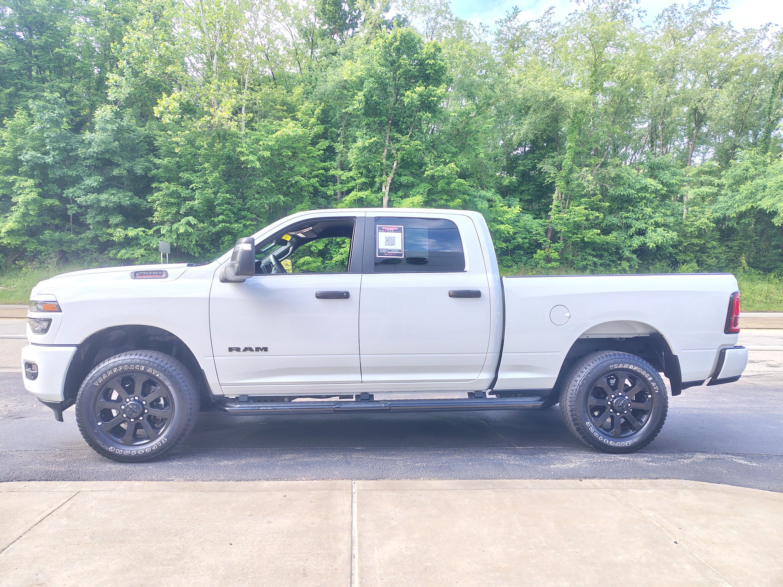 Certified 2025 RAM 2500 Big Horn AWD/4WD image 7