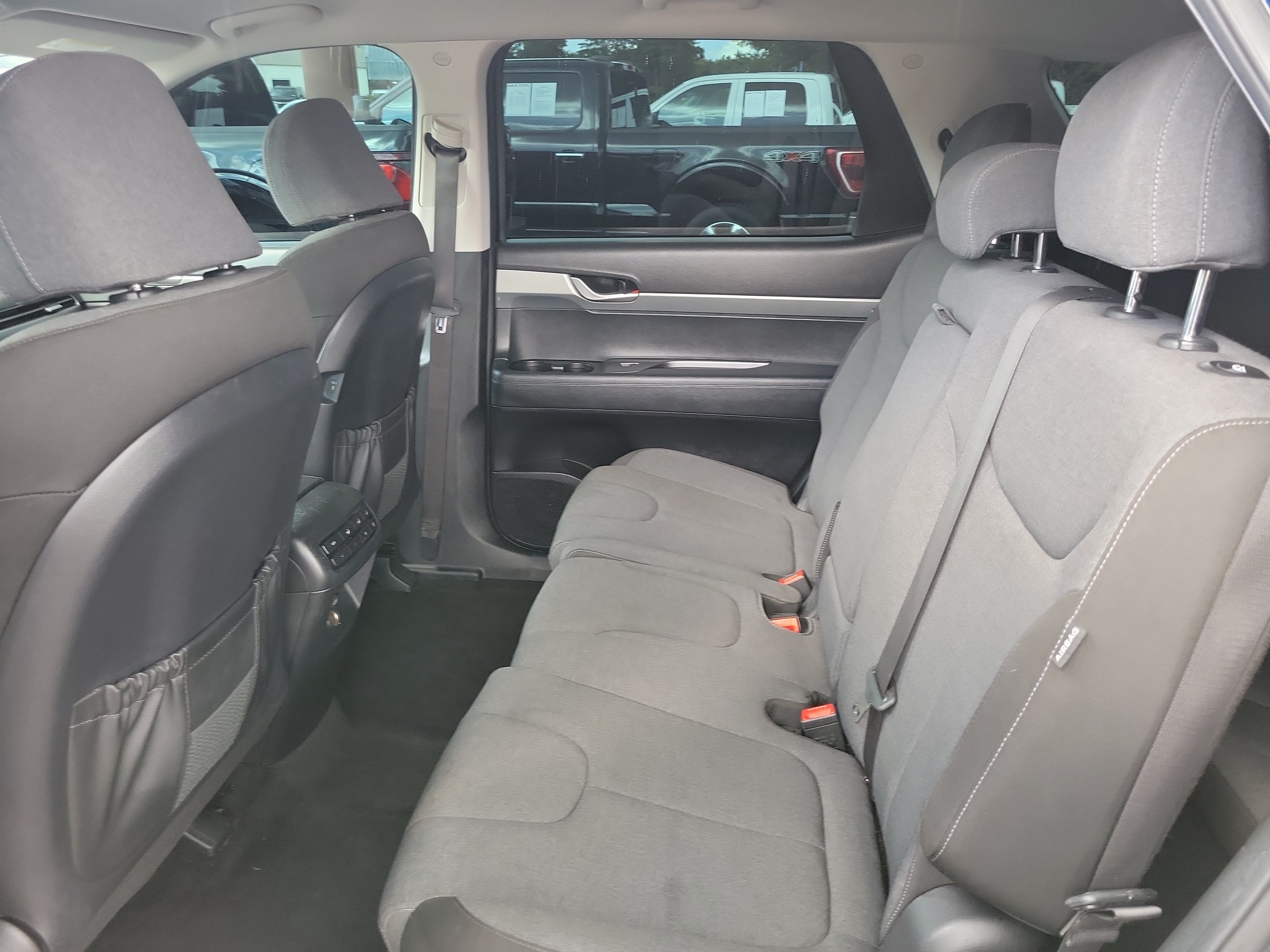 Used 2023 Hyundai Palisade SE AWD/4WD image 10