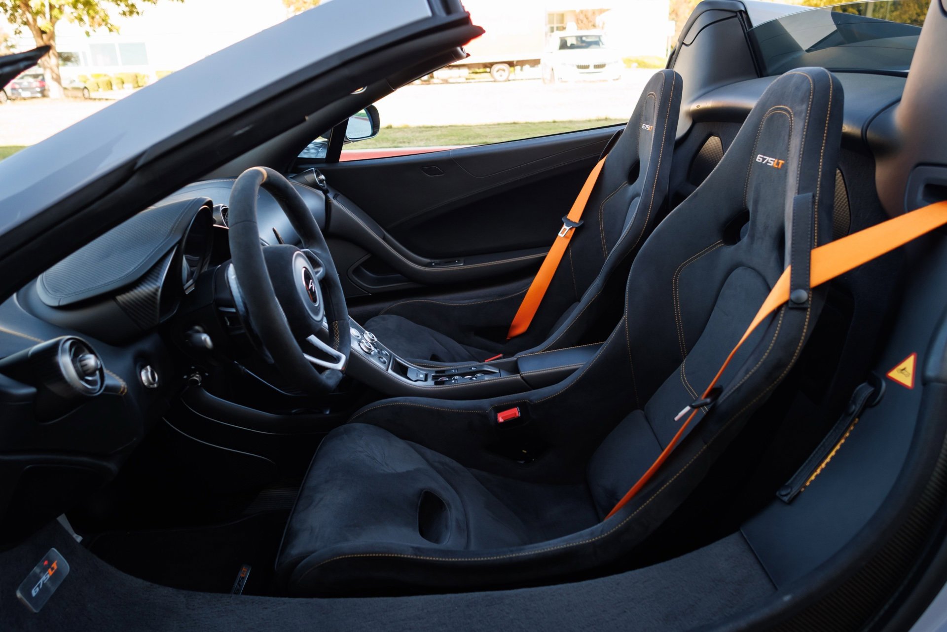 Used 2016 McLaren 675LT Spider image 47
