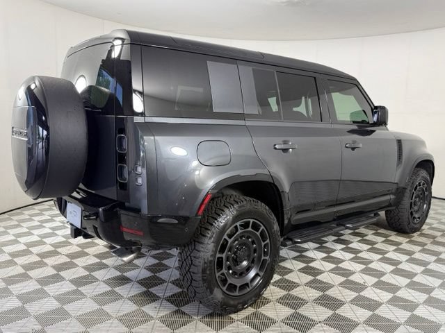 Certified 2025 Land Rover Defender 110 V8 AWD/4WD image 12