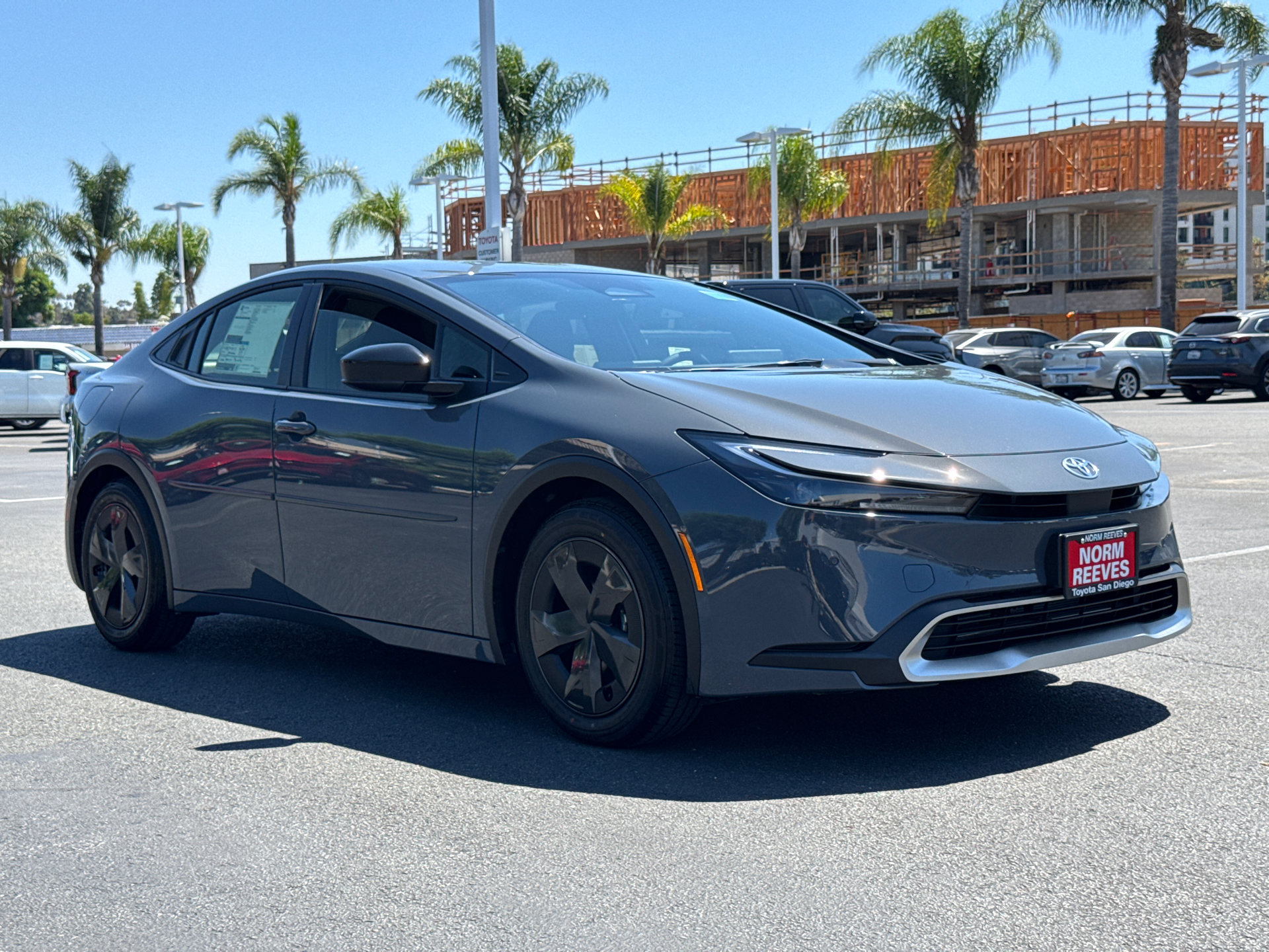 New 2027 Toyota Prius Plug-In Hybrid FWD image 4