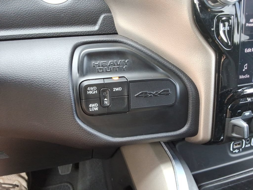 Used 2024 RAM 3500 Laramie AWD/4WD image 35