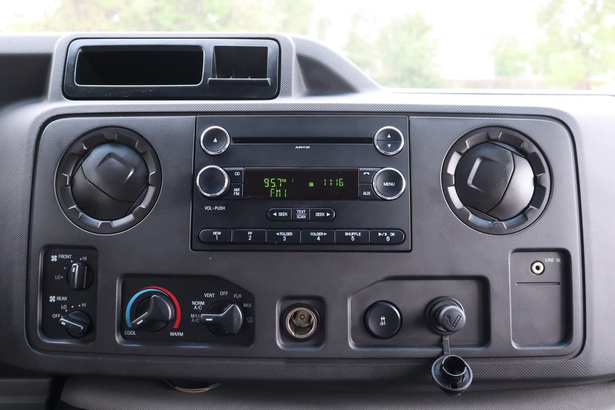 Used 2010 Ford E-350 and Econoline 350 XLT RWD image 35