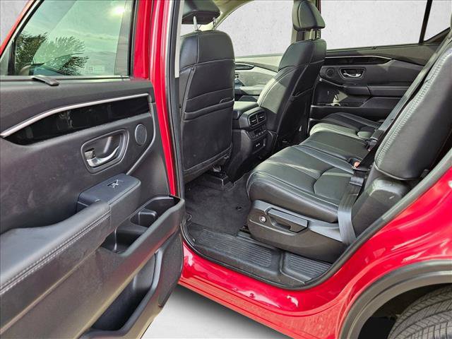 Used 2023 Honda Pilot Touring image 16