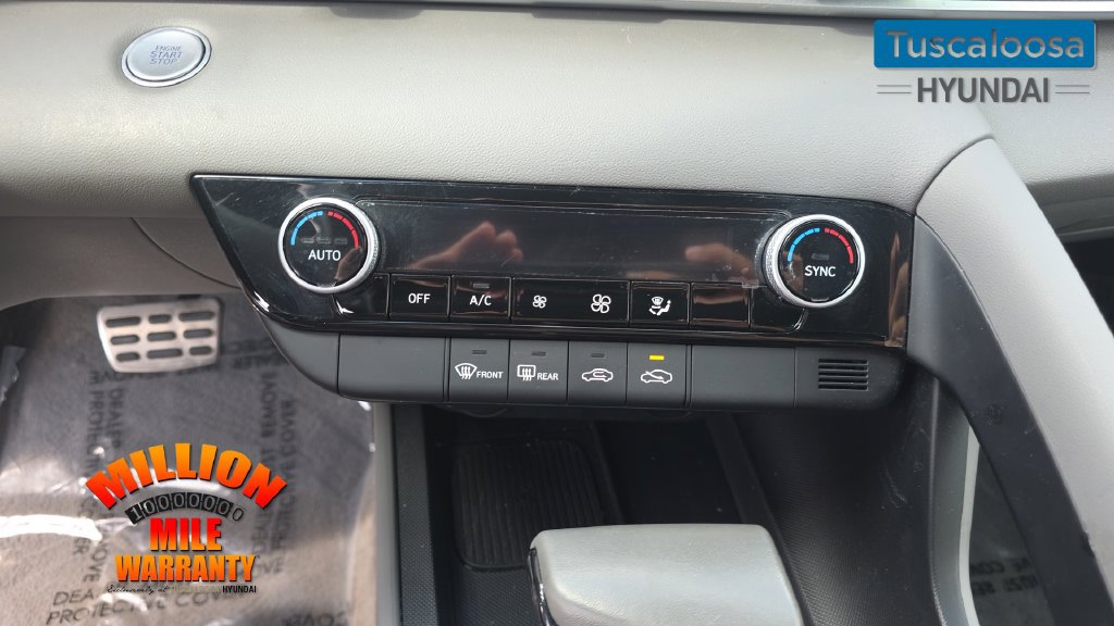Used 2025 Hyundai Elantra Sport FWD image 21