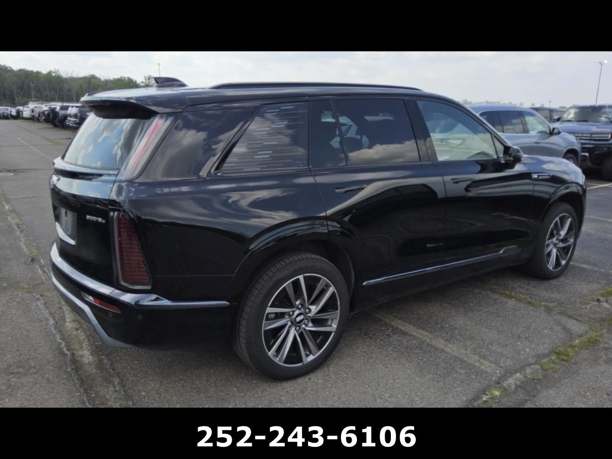 Used 2026 Cadillac Vistiq Sport w/ LPO, Floor Liner Package AWD/4WD image 2