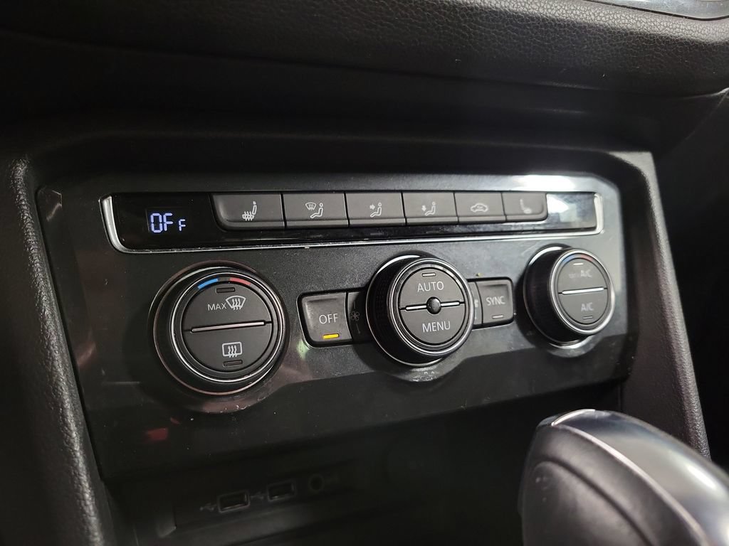 Used 2019 Volkswagen Tiguan SE FWD image 14