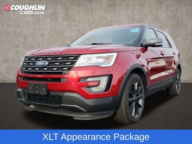 Used 2017 Ford Explorer XLT w/ Equipment Group 202A image 4