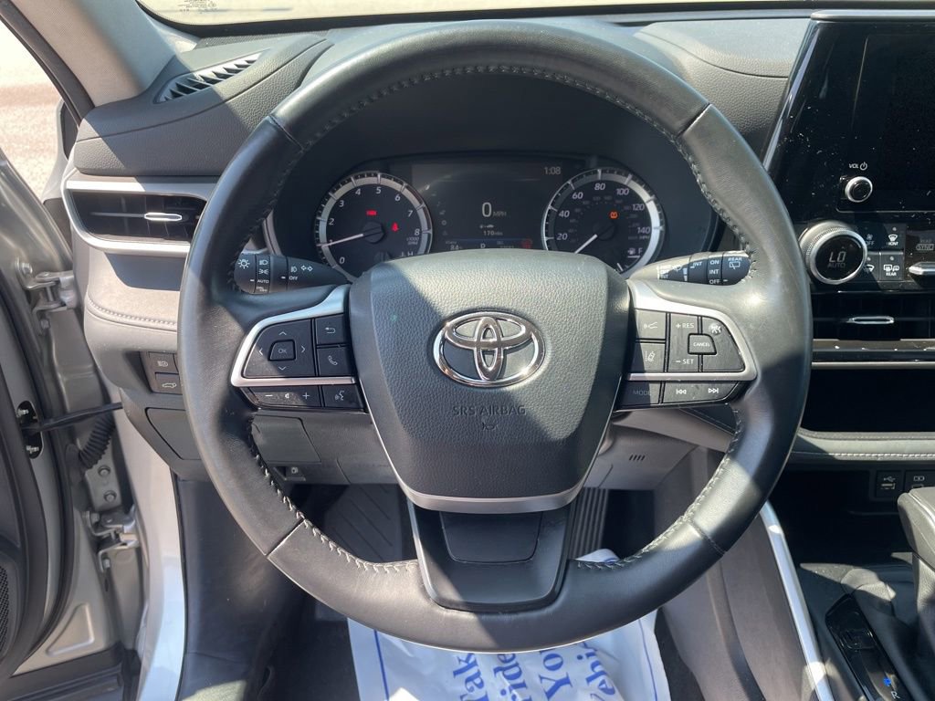 Used 2024 Toyota Highlander LE image 50