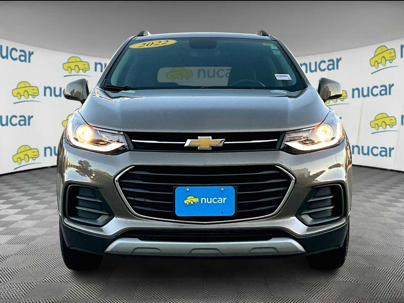 Used 2022 Chevrolet Trax LT w/ LT Convenience Package image 2