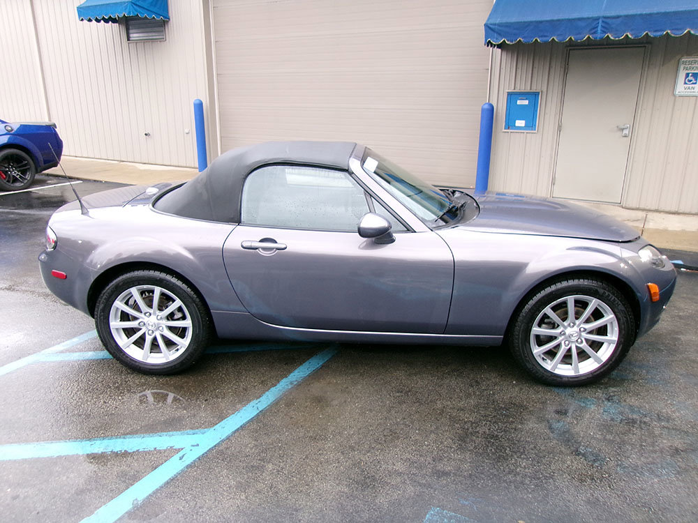 Used 2006 MAZDA MX-5 Miata Sport image 8