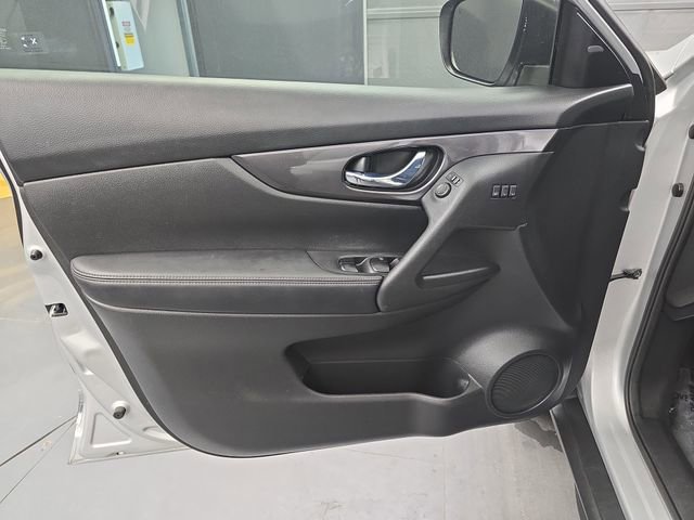 Used 2019 Nissan Rogue SV w/ Sun & Sound Touring Package image 24