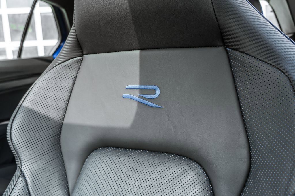 Used 2024 Volkswagen Golf R image 8