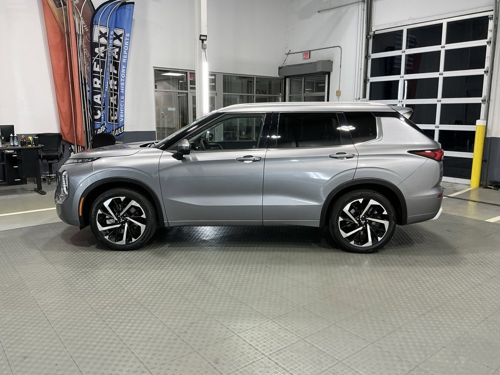 Used 2022 Mitsubishi Outlander SEL image 41