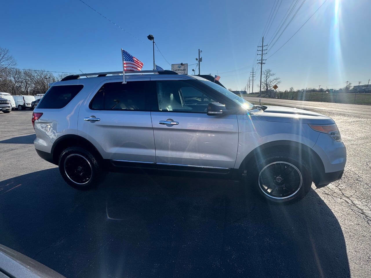 Used 2014 Ford Explorer XLT w/ Equipment Group 202A image 5